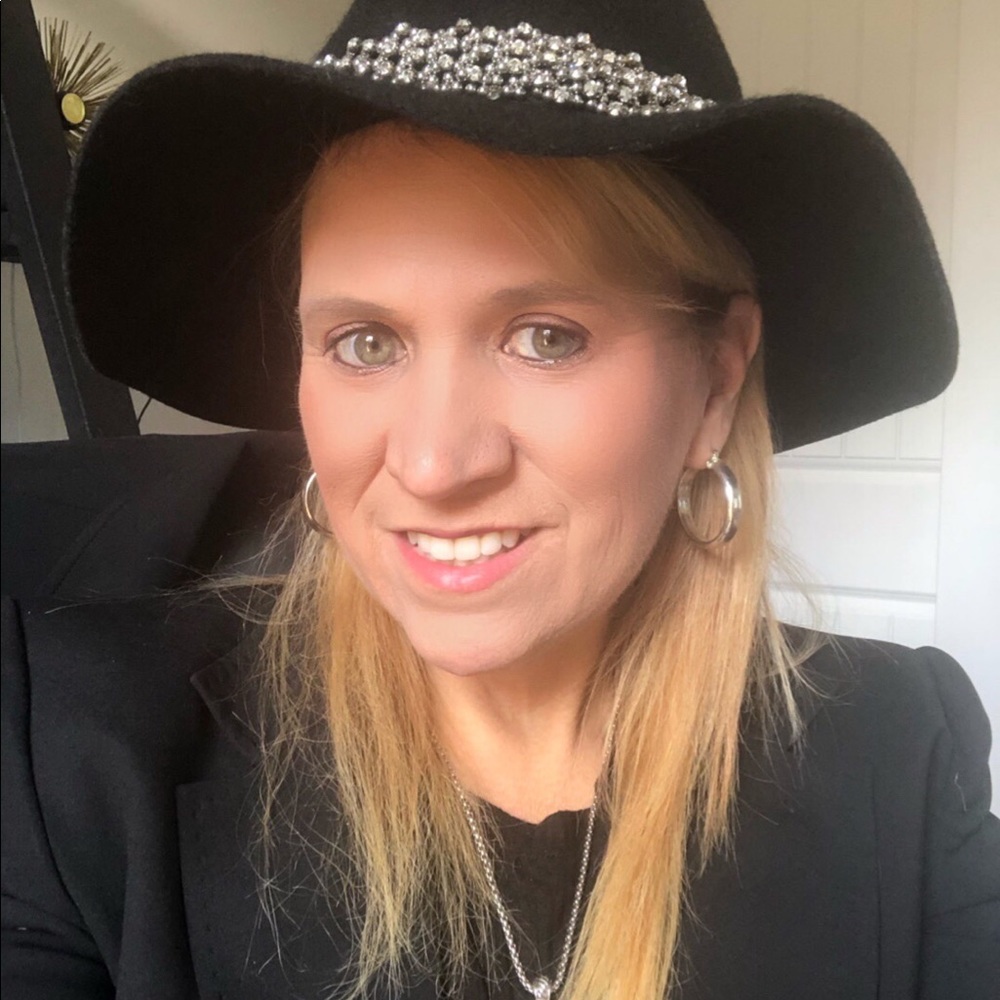 Meet your Posher, Deanne